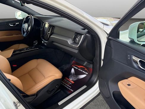 Used 2020 Volvo XC60 T5 Momentum w/ Protection Package AWD/4WD image 19