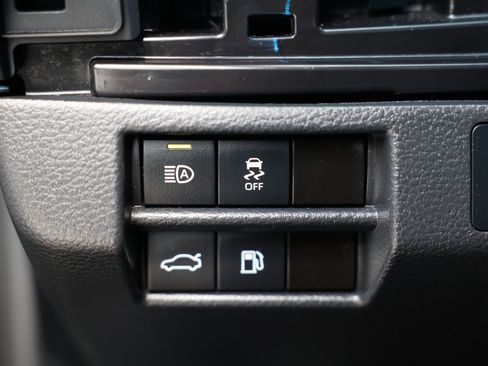 Used 2022 Toyota Avalon XSE FWD image 51