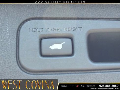 Used 2023 Honda Pilot Touring image 17
