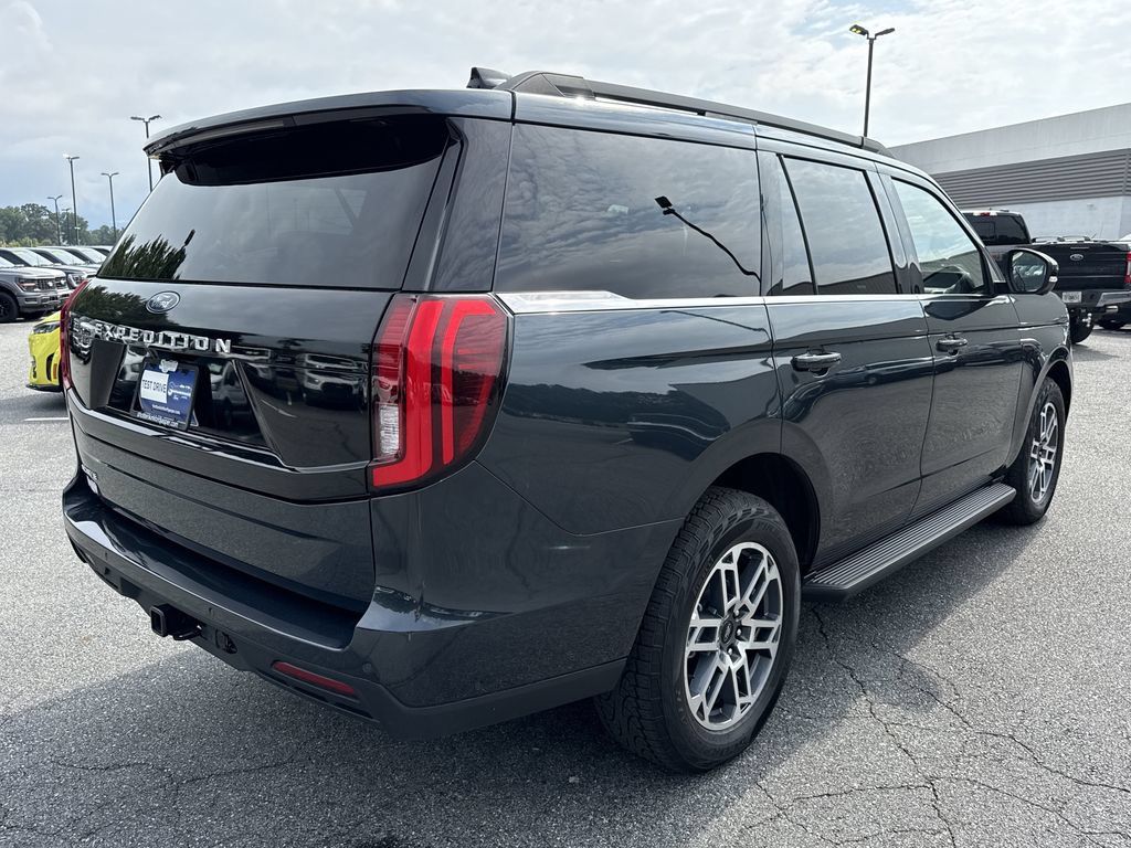 Used 2025 Ford Expedition Active AWD/4WD image 7