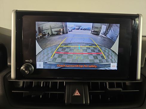 Used 2024 Toyota RAV4 XLE FWD image 23