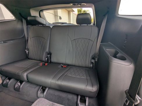 Used 2023 Buick Enclave Avenir w/ Avenir Technology Package image 17