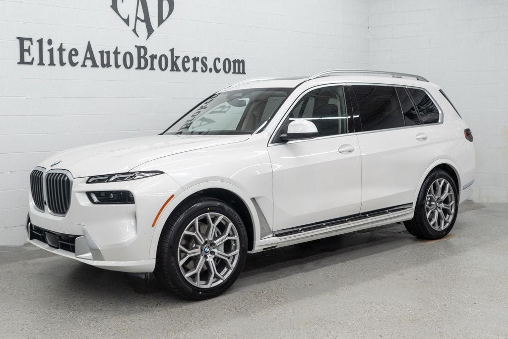 Used 2025 BMW X7 xDrive40i AWD/4WD image 54