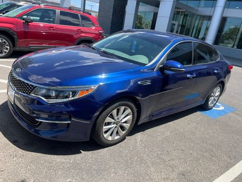 Used 2017 Kia Optima EX FWD image 4