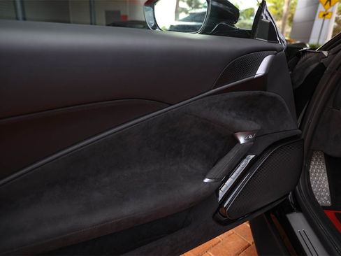 Certified 2022 Ferrari Roma image 33