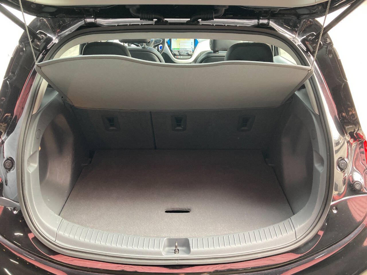 Used 2017 Chevrolet Bolt Premier w/ Driver Confidence II Package FWD image 20