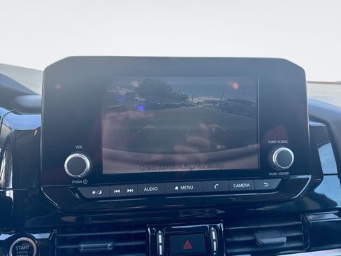 Certified 2024 Nissan Pathfinder SV FWD image 20