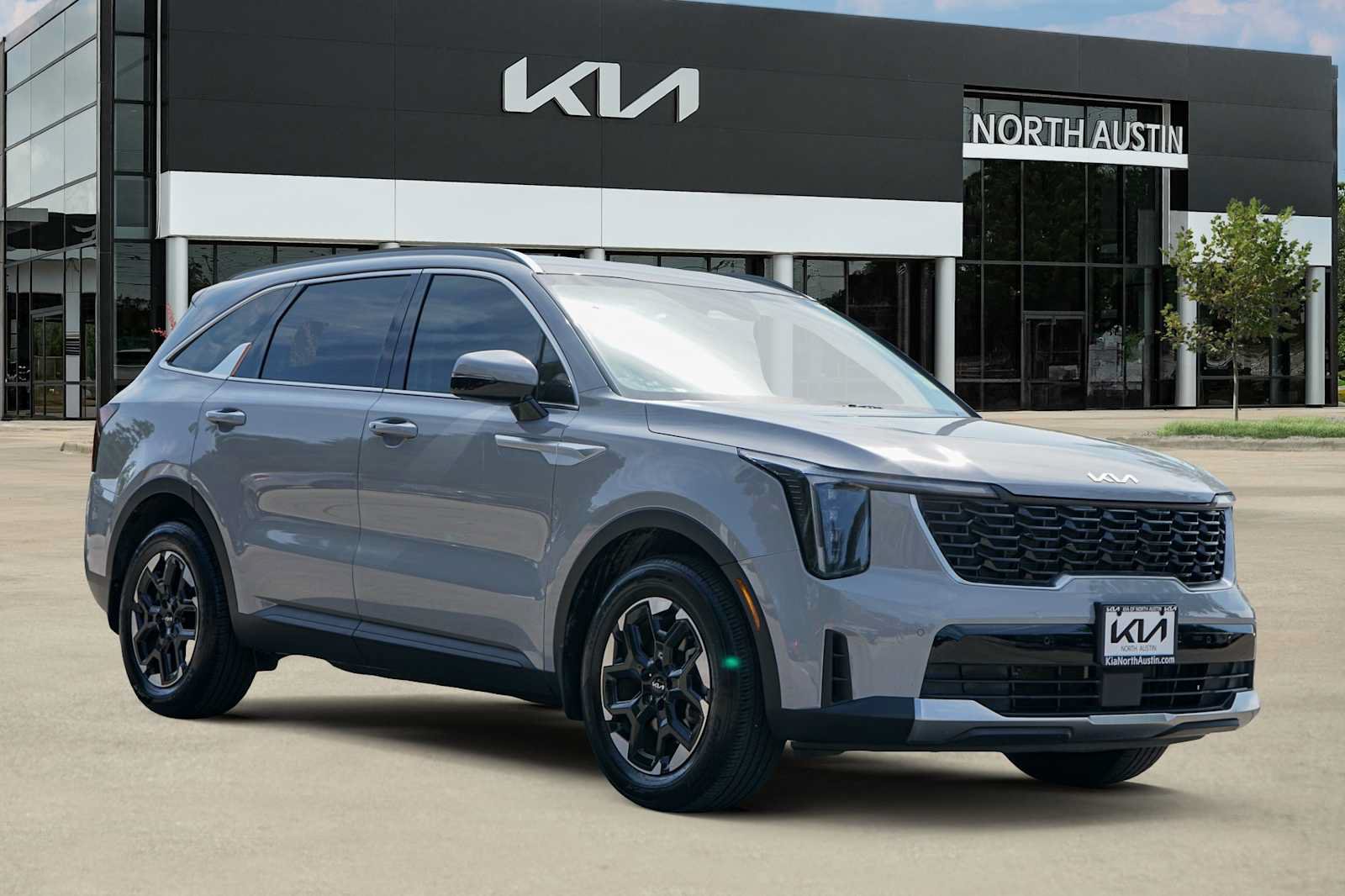 Certified 2025 Kia Sorento S FWD image 7