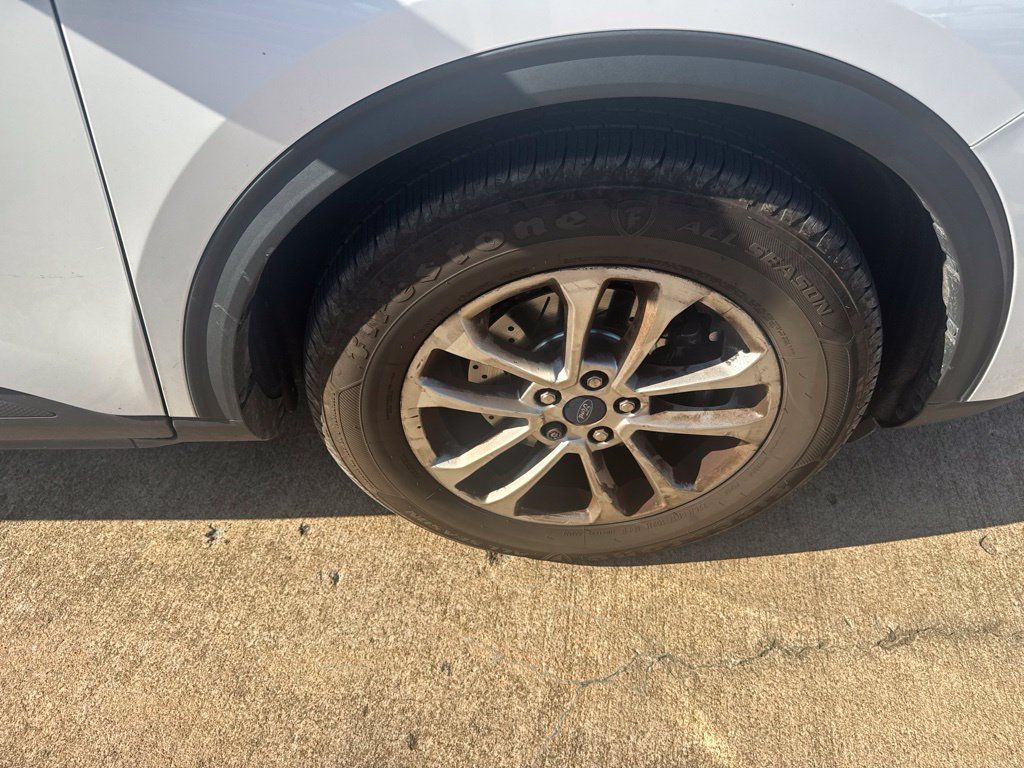 Used 2022 Ford Escape SE FWD image 13