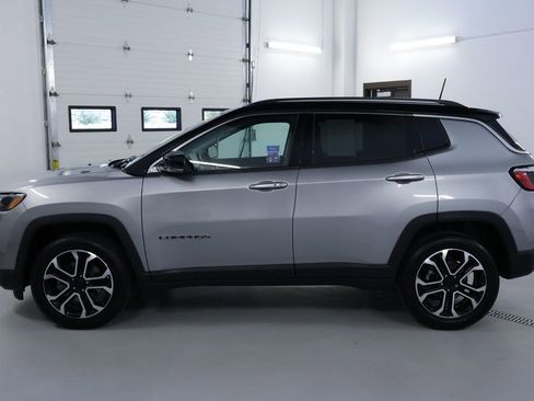 Used 2022 Jeep Compass Limited image 4