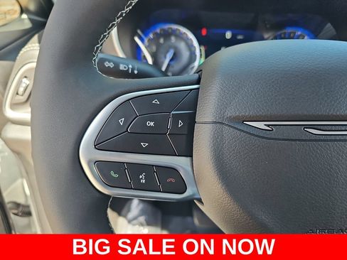 New 2027 Chrysler Pacifica Select FWD image 18