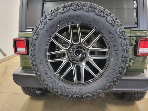 Used 2021 Jeep Wrangler Unlimited Sport AWD/4WD image 22