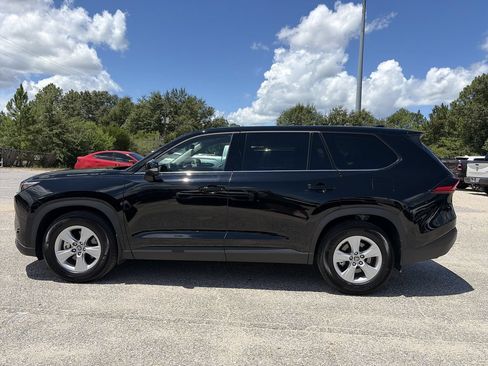Used 2025 Toyota Grand Highlander FWD image 3