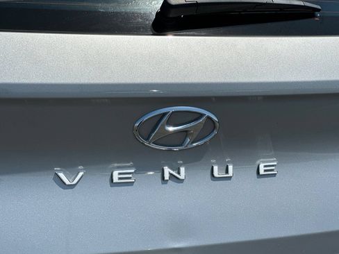 Used 2025 Hyundai Venue SEL FWD image 38