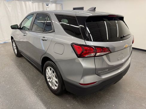 Used 2023 Chevrolet Equinox LS w/ LS Convenience Package image 3