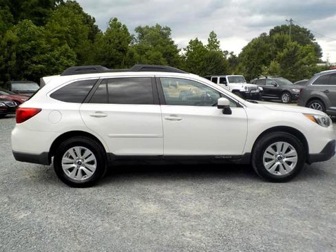Used 2016 Subaru Outback 2.5i Premium image 6