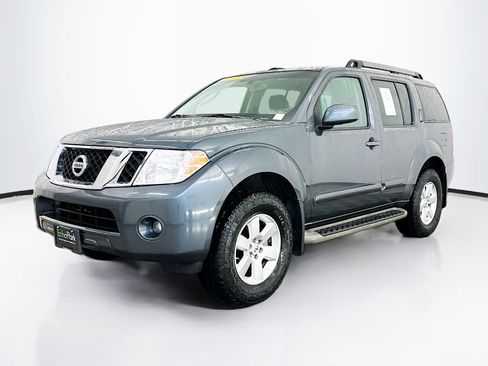 Used 2012 Nissan Pathfinder SV AWD/4WD image 3