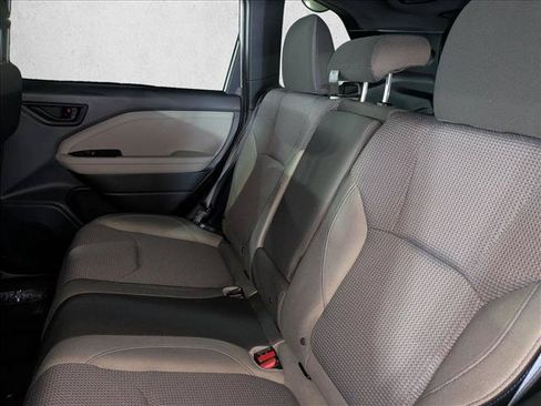 Used 2025 Subaru Forester Premium w/ Convenience Package #1 AWD/4WD image 19