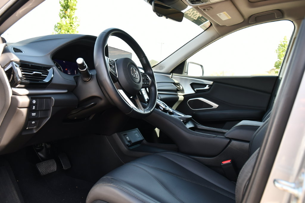 Used 2024 Acura RDX SH-AWD image 17