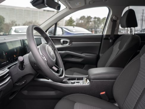 New 2025 Kia Sorento LX image 29