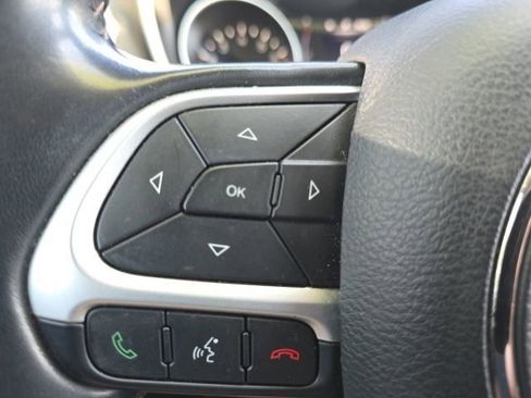 Used 2019 Jeep Compass Latitude AWD/4WD image 28