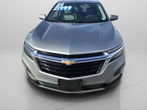 Used 2023 Chevrolet Equinox LT image 2