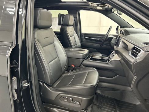 Used 2021 GMC Yukon XL Denali AWD/4WD image 24