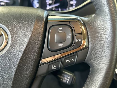 Used 2018 Toyota Avalon XLE Premium image 21