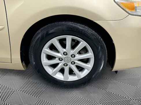 Used 2011 Toyota Camry XLE w/ XLE Extra-Value Pkg #2 FWD image 20