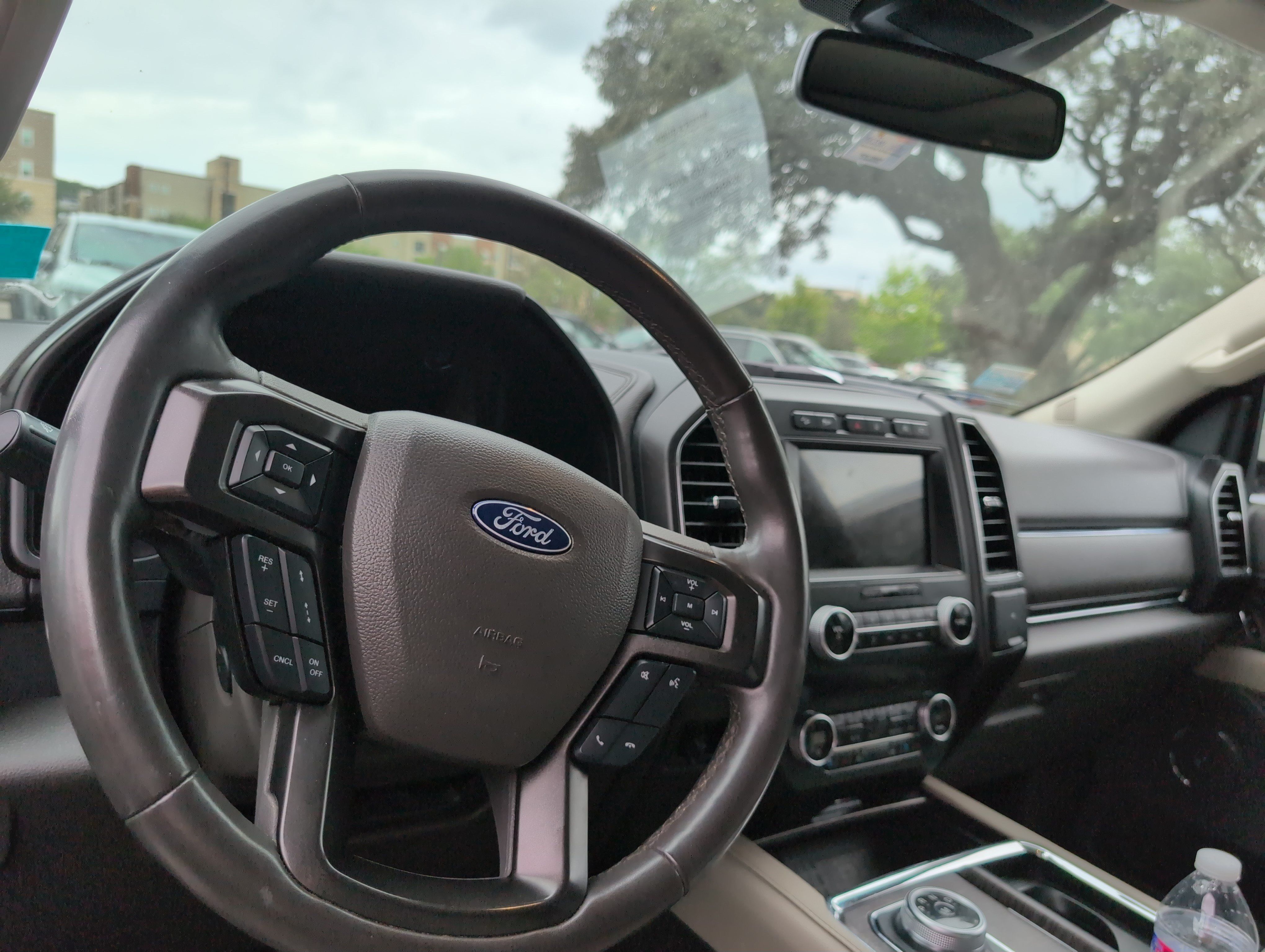 Used 2021 Ford Expedition Limited AWD/4WD image 6
