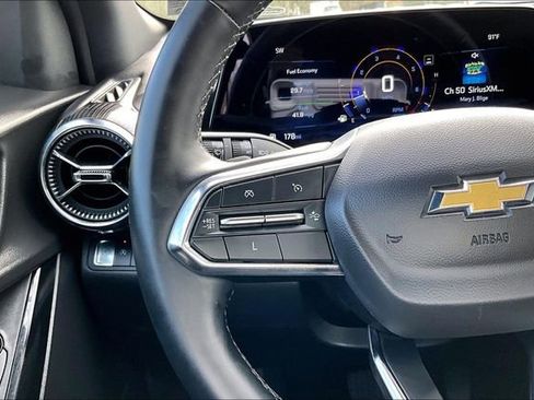 Used 2025 Chevrolet Equinox LT image 11