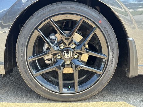 Certified 2025 Honda Civic Sport image 18