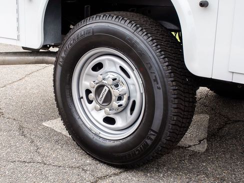 Used 2025 Ford F250 XL w/ FX4 Off-Road Package image 7