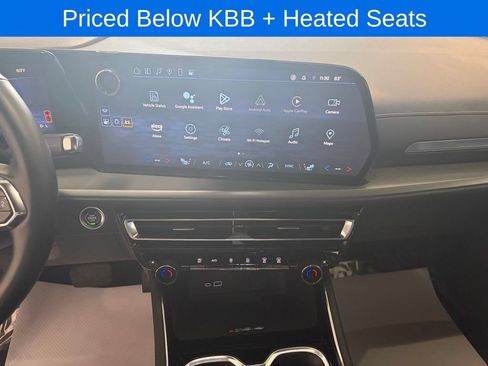 Used 2024 Chevrolet Traverse LT AWD/4WD image 12