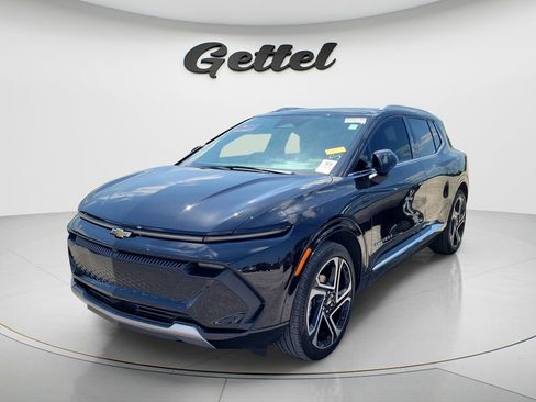 Used 2025 Chevrolet Equinox EV LT w/ Convenience Package II image 2