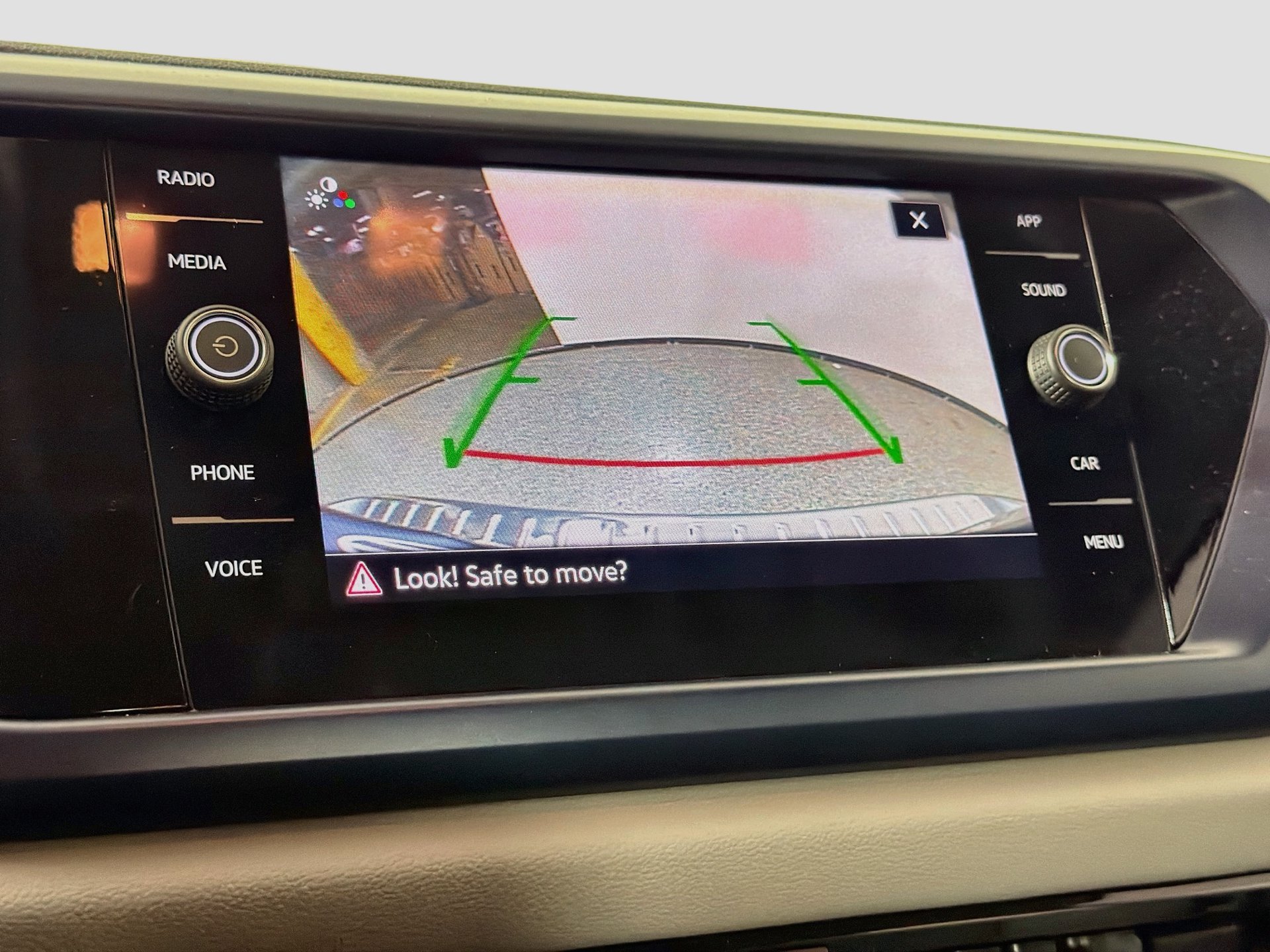 Certified 2023 Volkswagen Taos SE FWD image 13