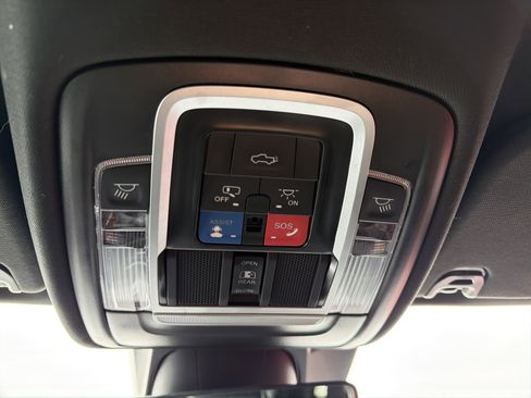 Used 2023 RAM 1500 Laramie image 24