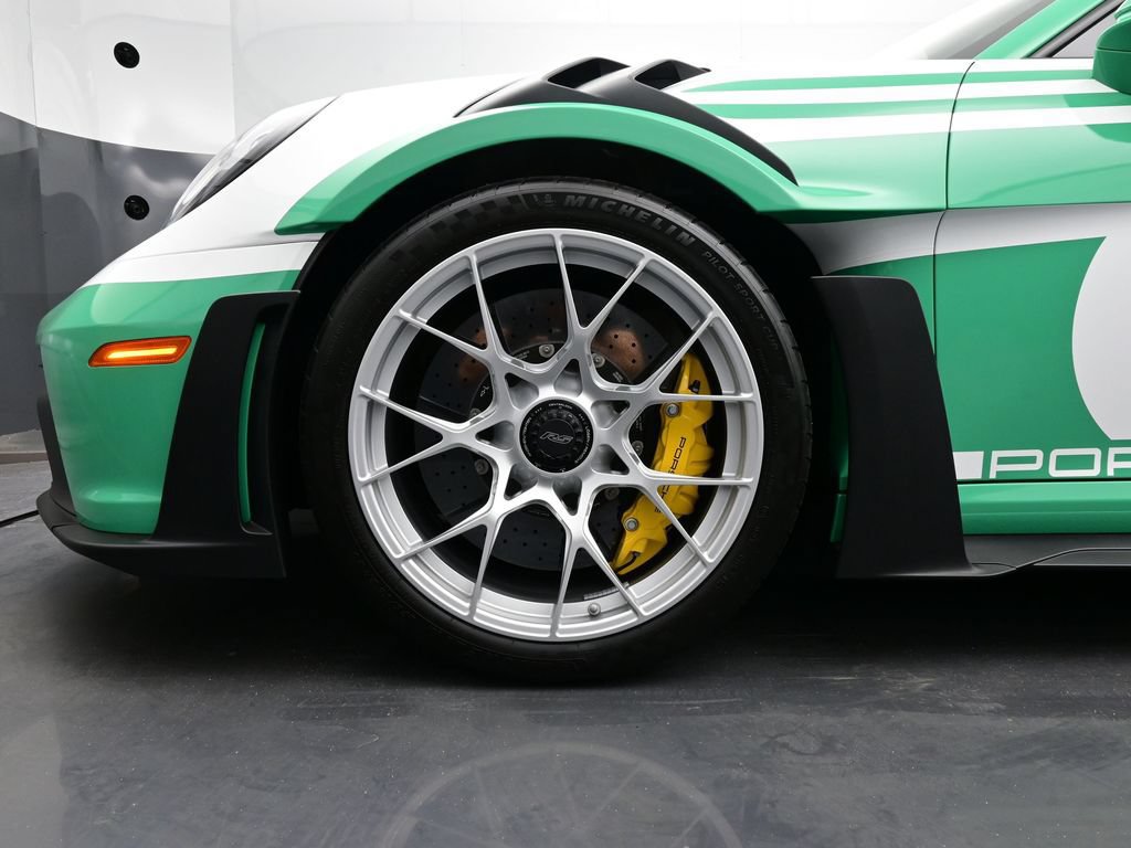 Certified 2025 Porsche 911 GT3 RS RWD image 6