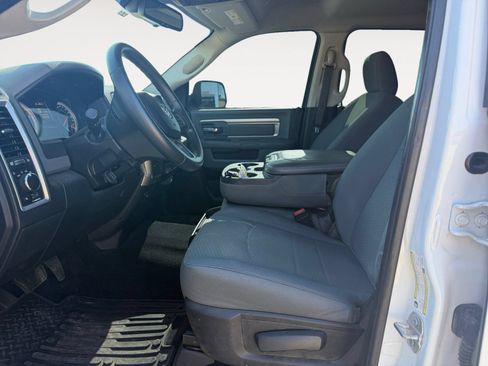 Used 2018 RAM 2500 SLT AWD/4WD image 9