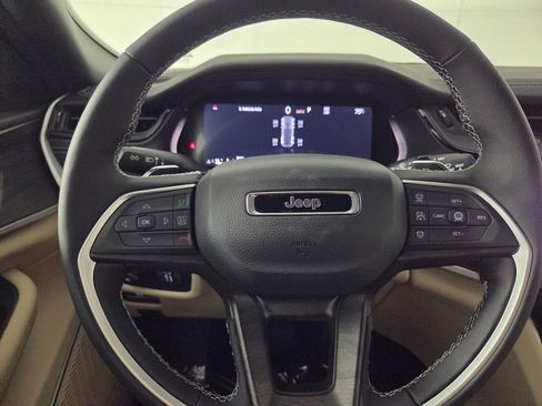 New 2026 Jeep Grand Cherokee Limited RWD image 12