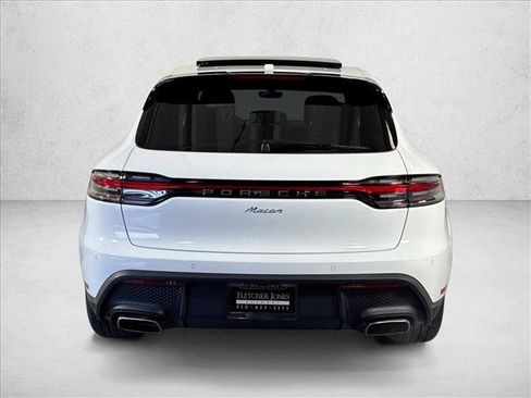 Used 2026 Porsche Macan AWD/4WD image 10