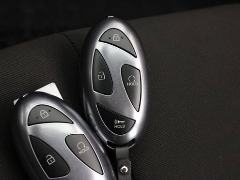 Used 2025 Hyundai Elantra SEL image 28