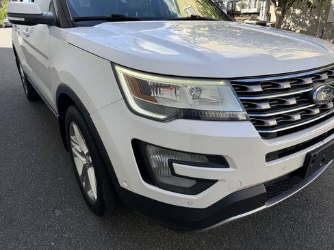 Used 2017 Ford Explorer Limited w/ Equipment Group 301A AWD/4WD image 11