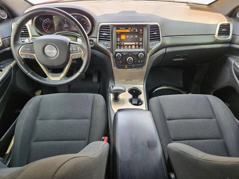 Used 2014 Jeep Grand Cherokee Laredo w/ 18" Wheel & 8.4" Radio Group RWD image 18