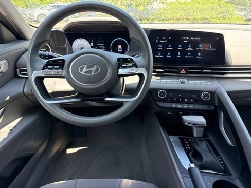 Used 2024 Hyundai Elantra SEL FWD image 19