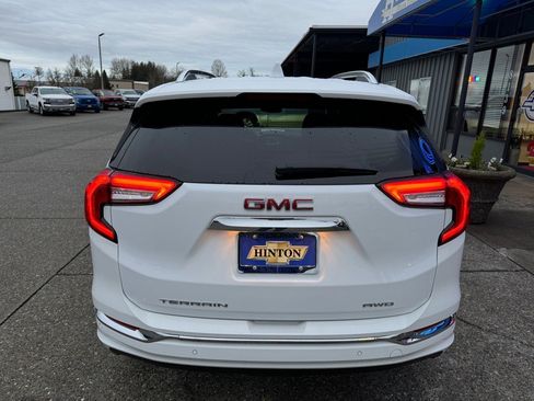 Used 2024 GMC Terrain Denali image 4