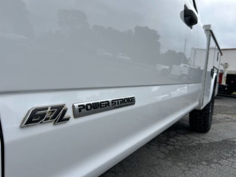 Used 2017 Ford F250 XL w/ Power Equipment Group AWD/4WD image 17