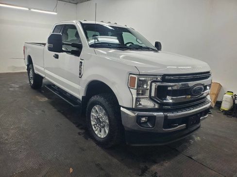 Used 2022 Ford F350 XLT w/ XLT Value Package image 3