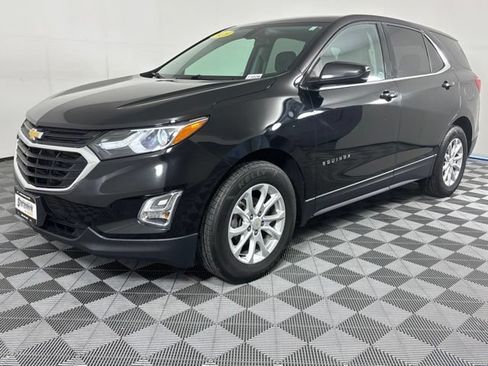 Used 2018 Chevrolet Equinox LT FWD image 2