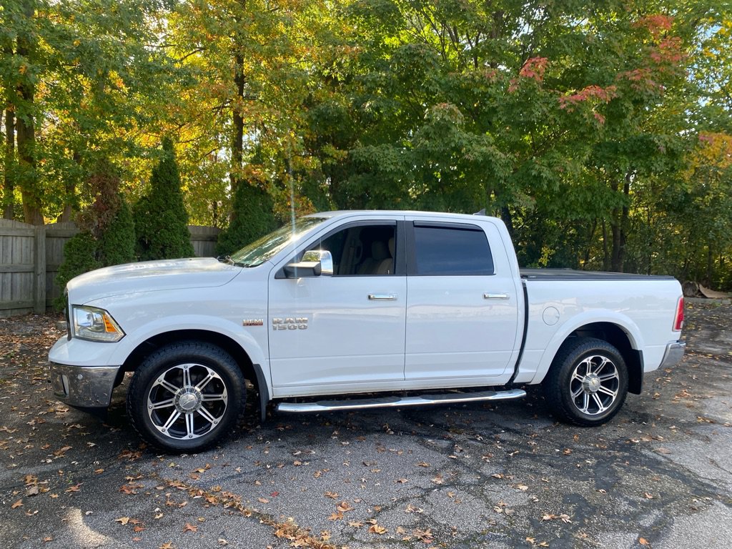 Used 2015 RAM 1500 Laramie w/ Convenience Group AWD/4WD image 2